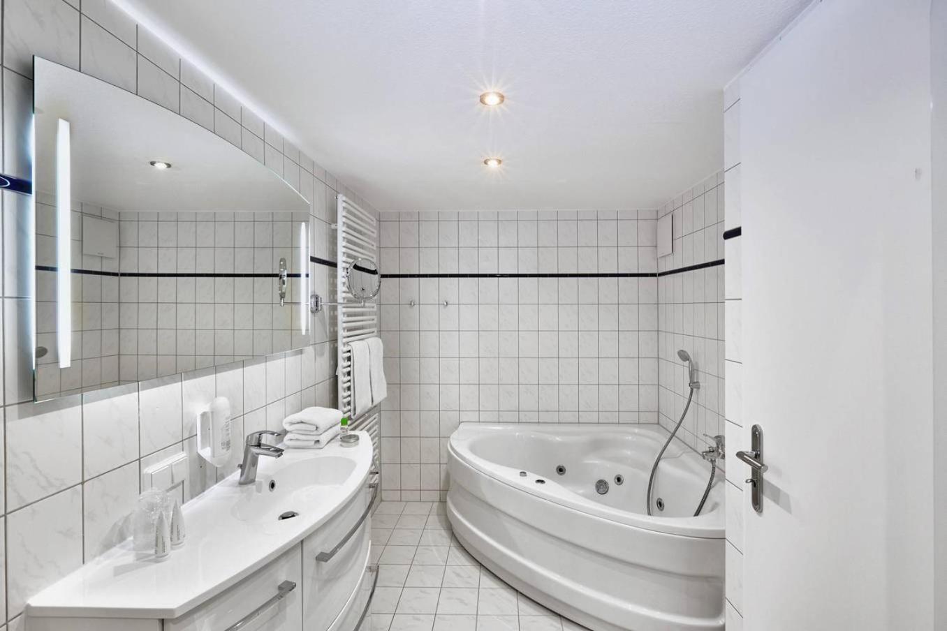 H+ Hotel Ferienpark Usedom Koserow Buitenkant foto
